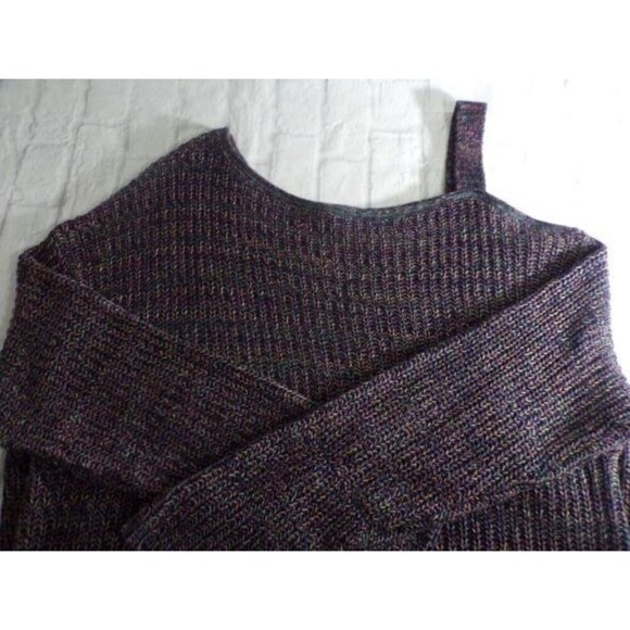 Fashion To Figure FTF Womens Sweater Plus Size 1X Cold Shoulder One Side - Picture 2 of 5